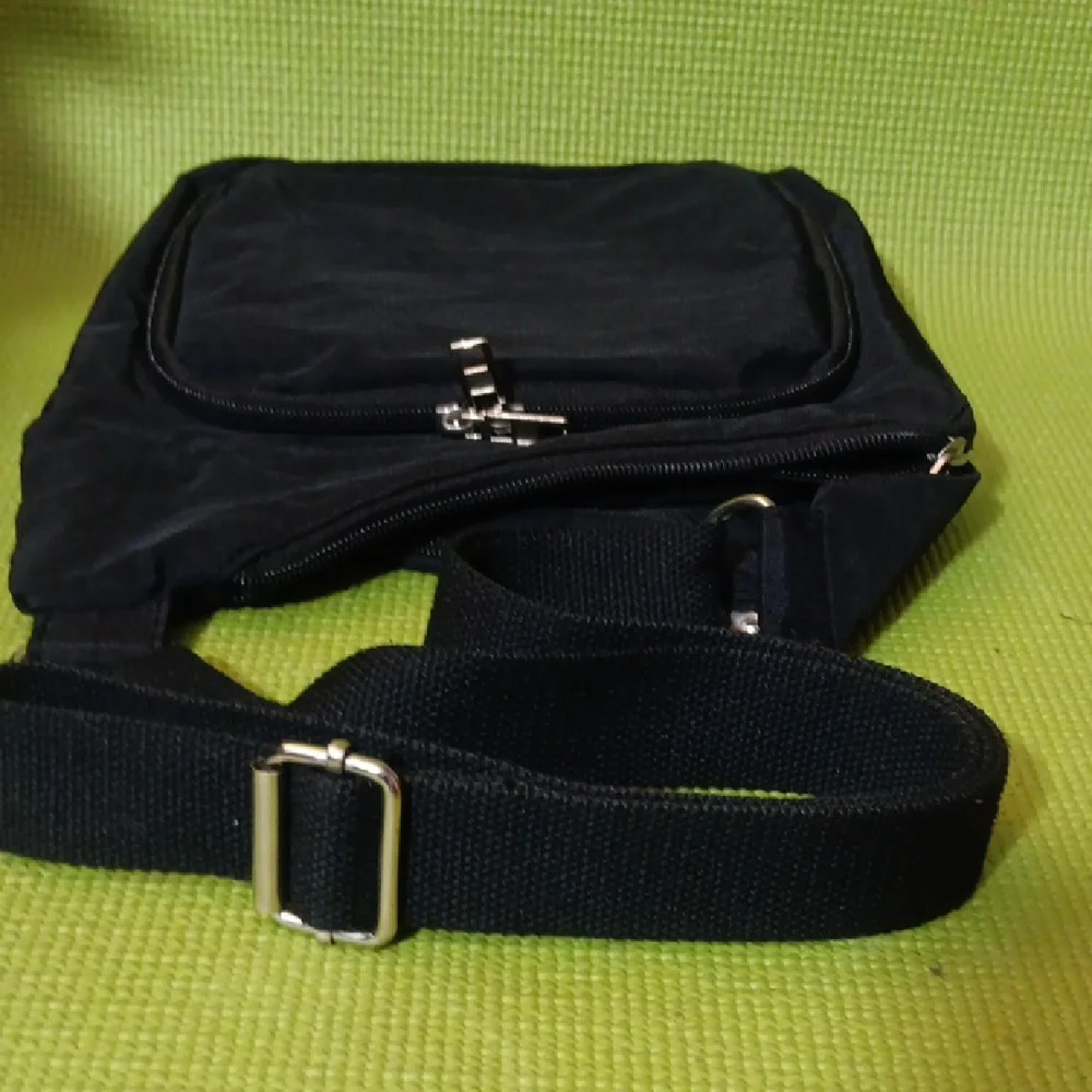 Bueno Black Messenger Bag - Picture 5 of 5